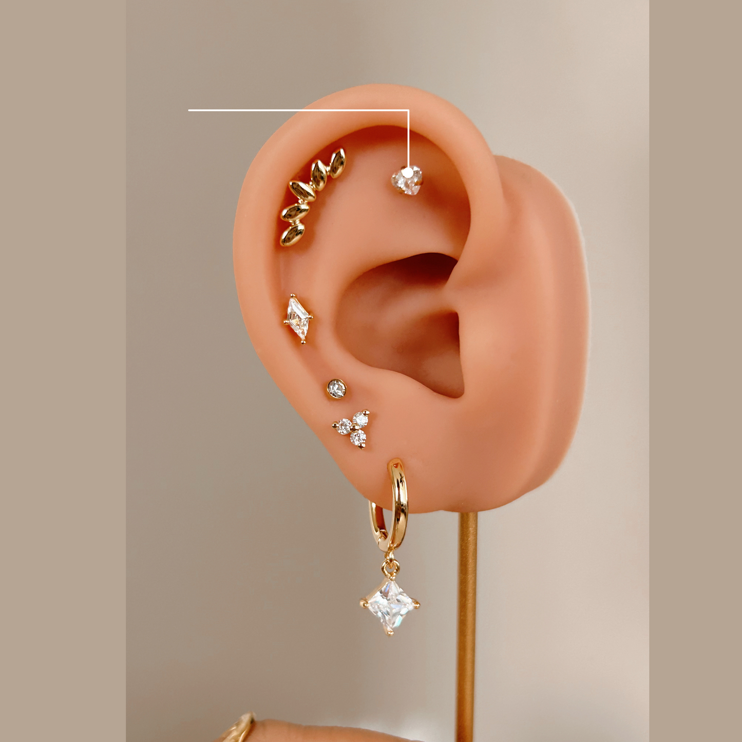 Cubic Zirconia Heart Stud | Broqueles Corazón de Circonia
