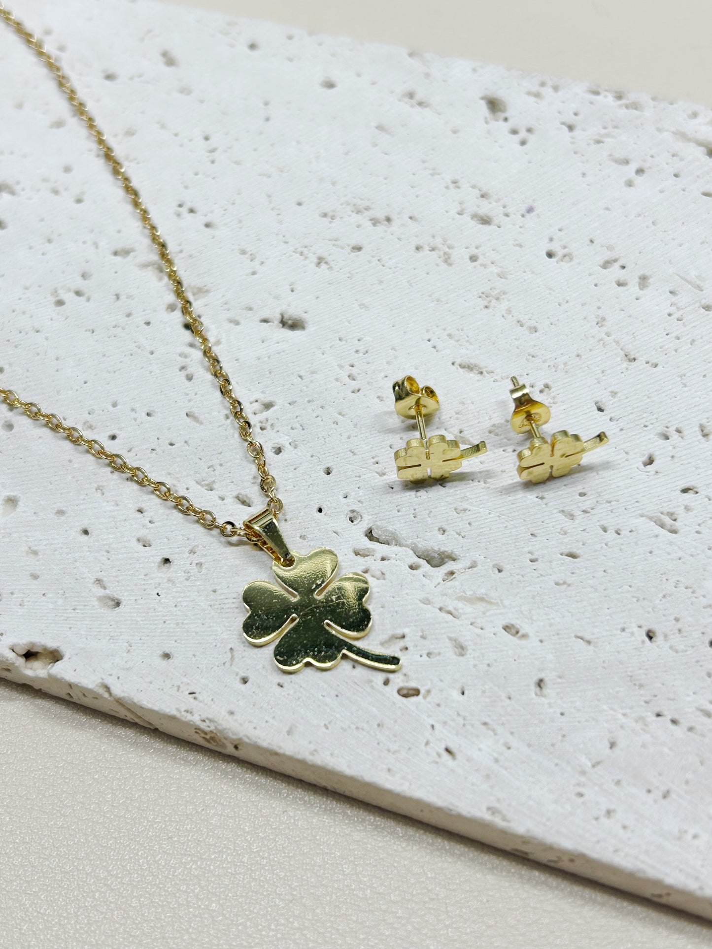 Lucky| Essential Duo