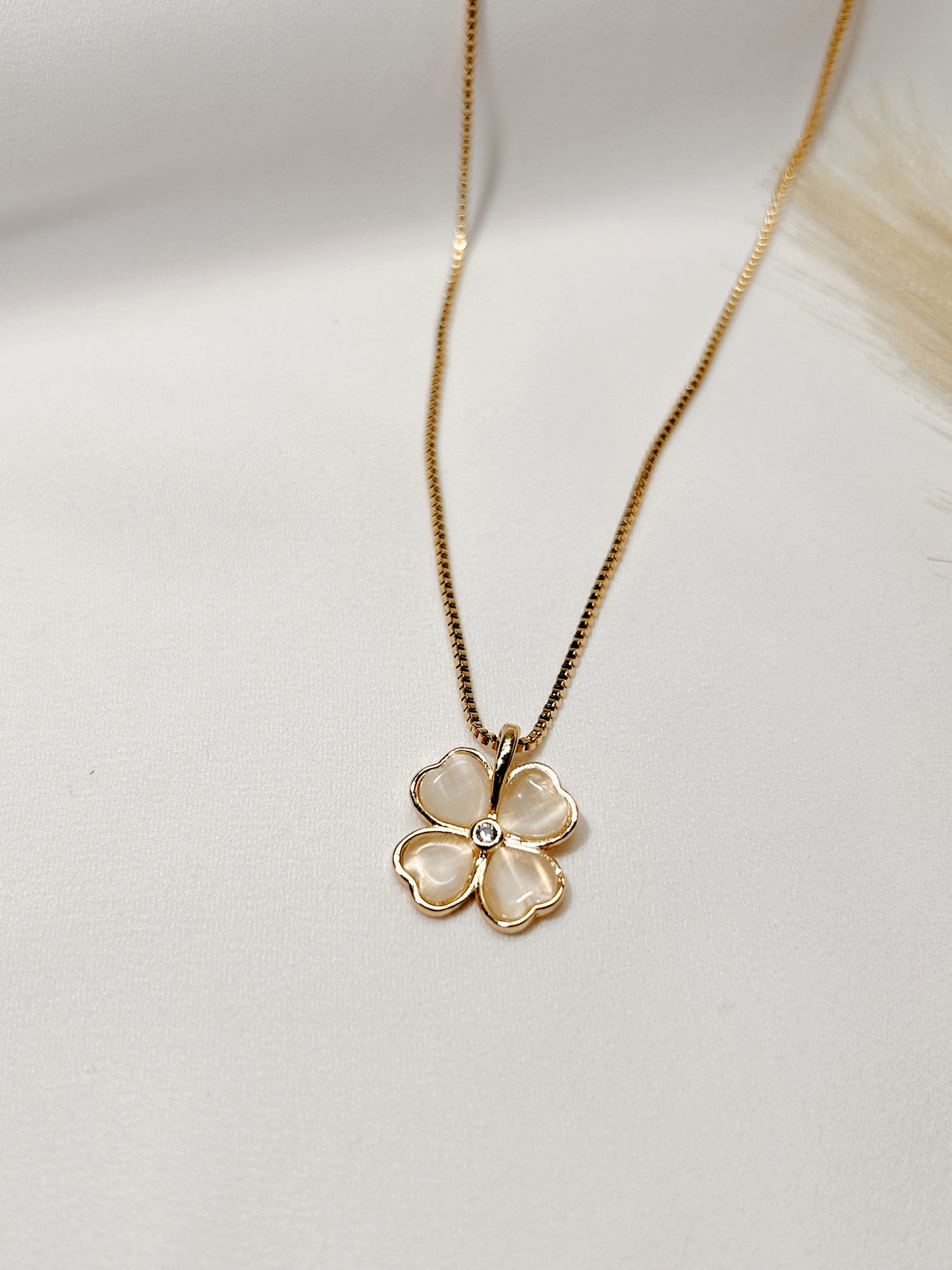 Clover Petals Necklace