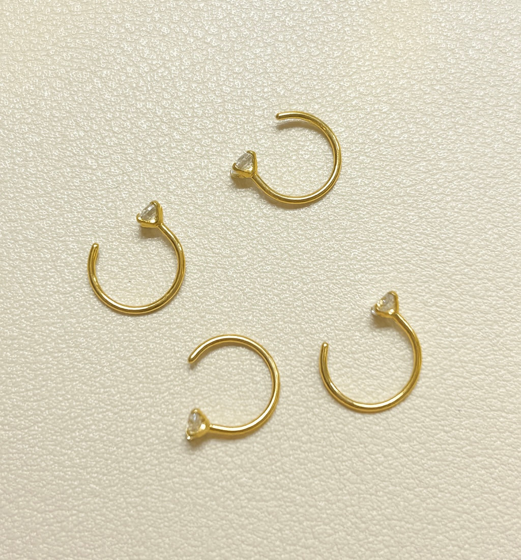 Gold Cubic Zirconia Nose Stud | Broquel de Nariz Dorado con Circonia (1)