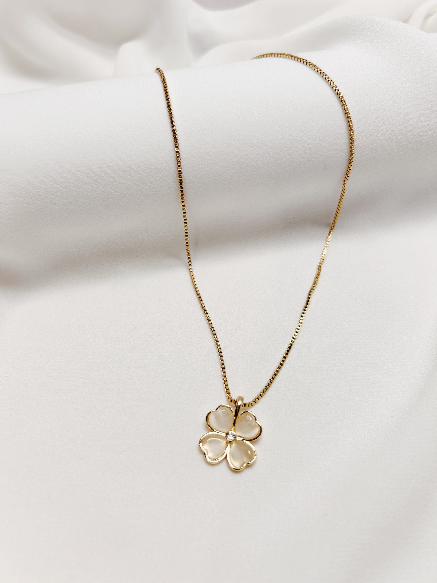 Clover Petals Necklace