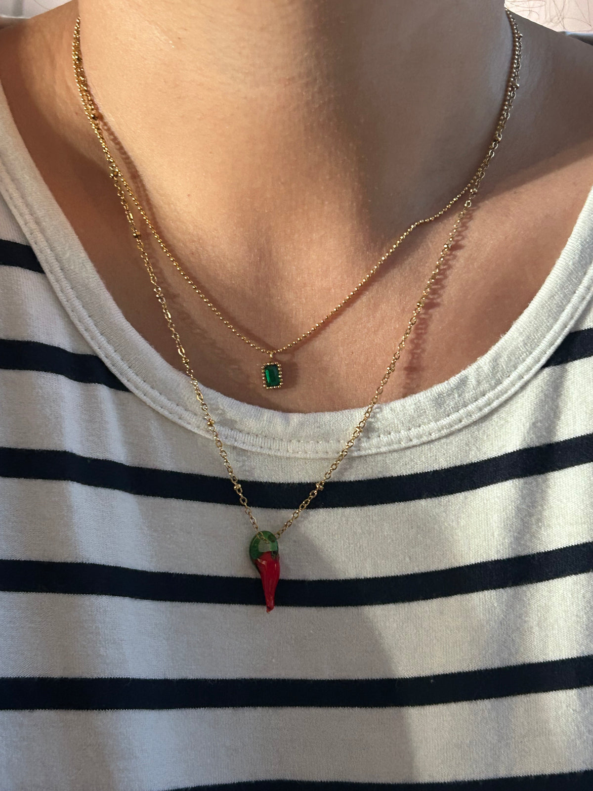Cadena Red Chili Crystal Charm
